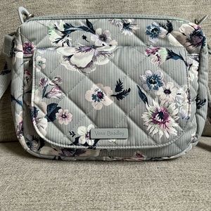 EUC Vera Bradley Park Stripes Mini Carson Crossbody Bag